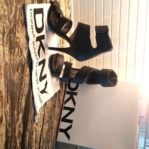 DKNY BELLA Dress Sandal